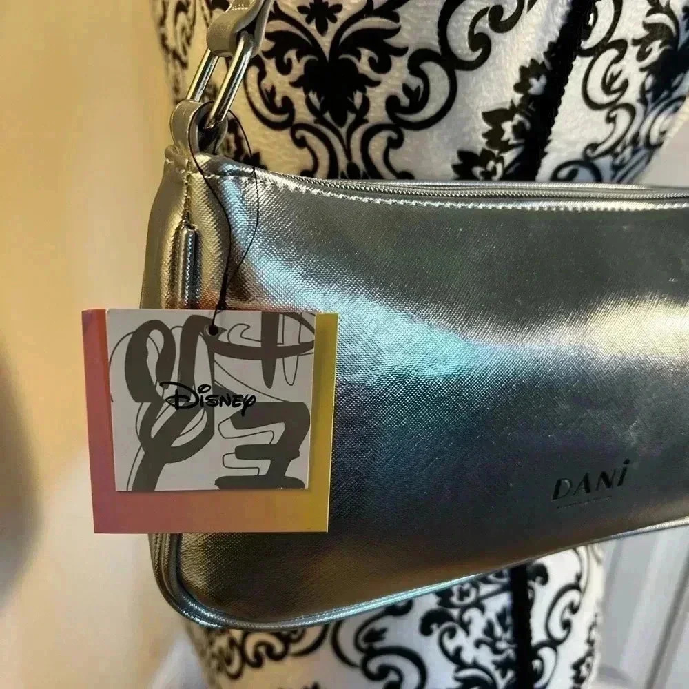 Minnie Mouse “Wink” Baguette NWT NWT - image 6